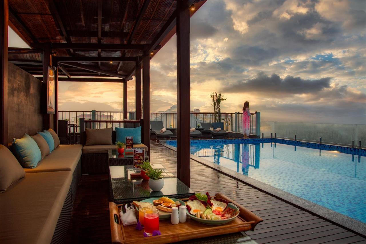 Khách Sạn Cozy Savvy Boutique Hội An Ngoại thất bức ảnh The pool at the hotel