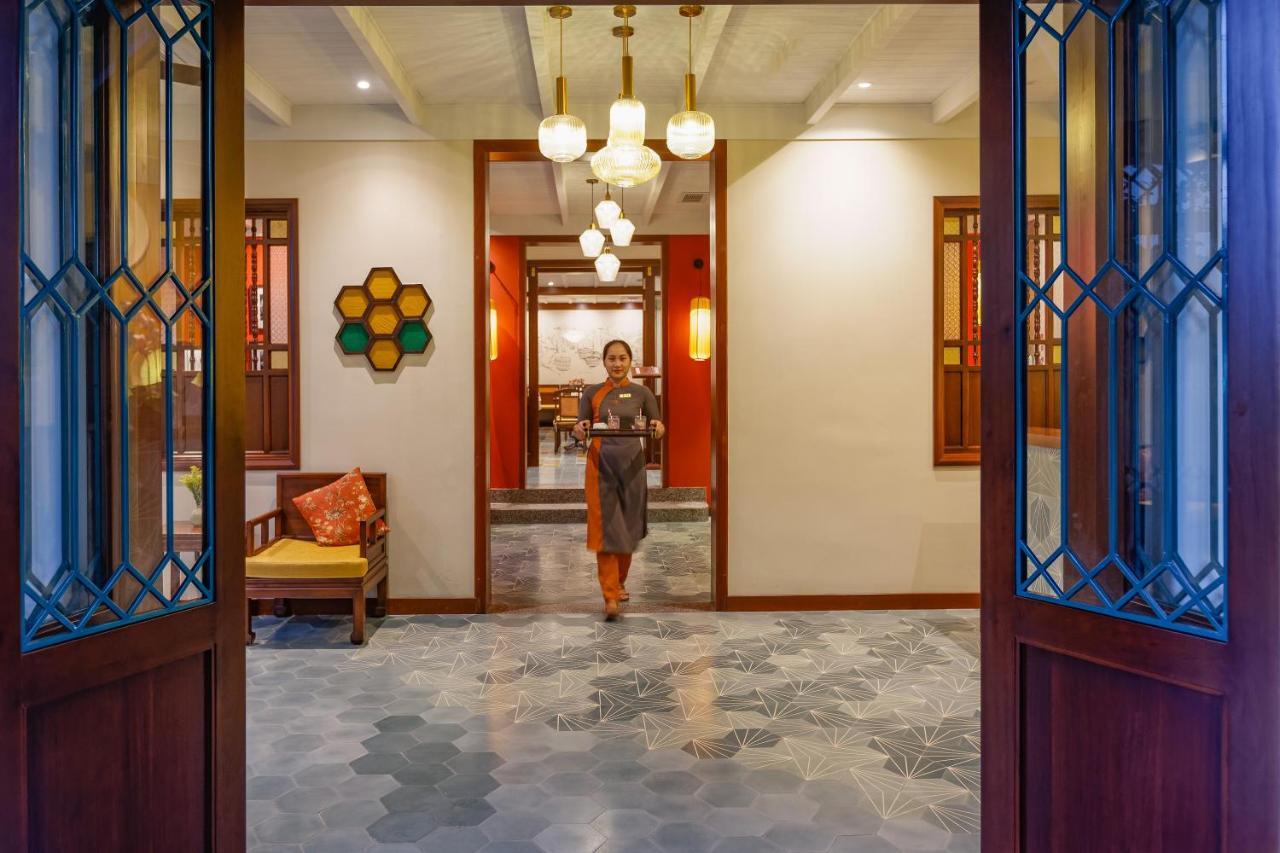 Khách Sạn Cozy Savvy Boutique Hội An Ngoại thất bức ảnh The interior of the hotel