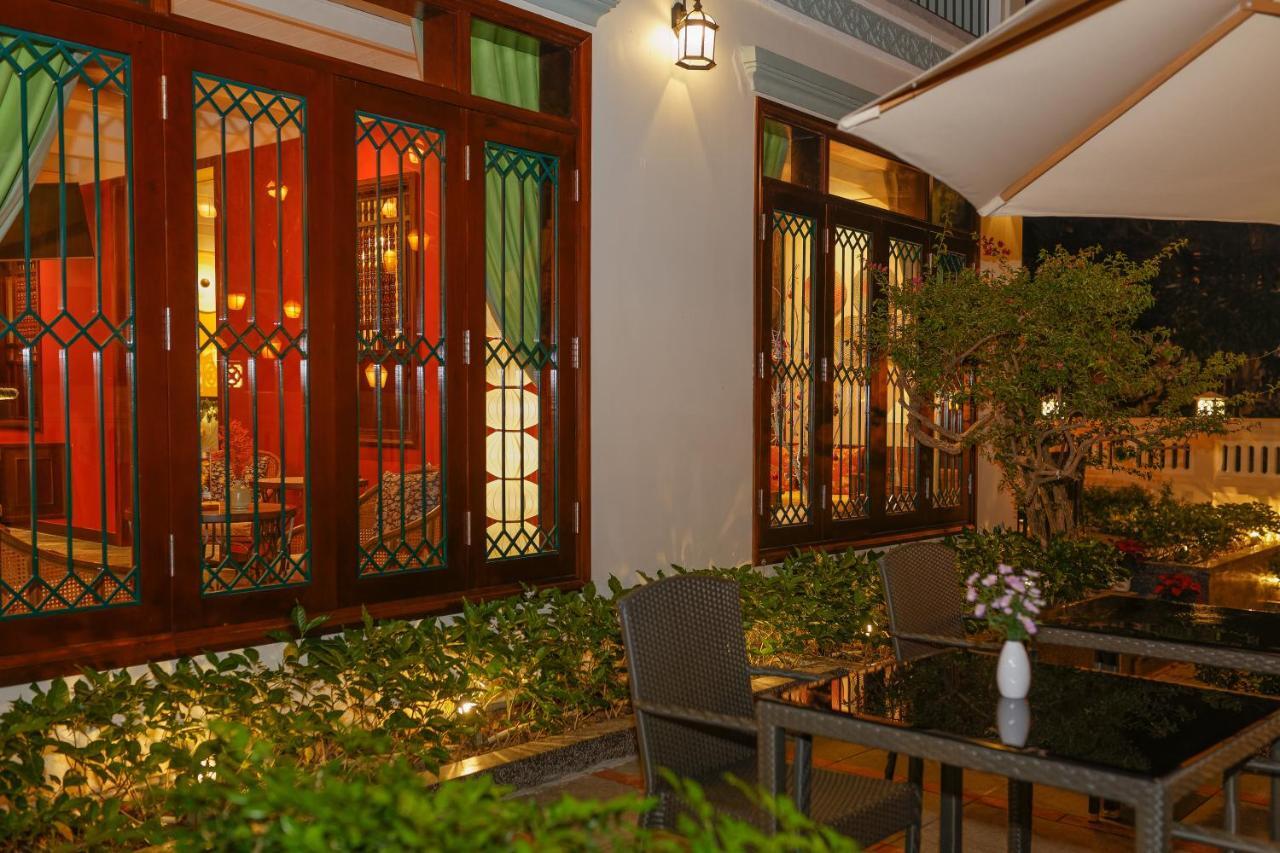 Khách Sạn Cozy Savvy Boutique Hội An Ngoại thất bức ảnh The interior of the restaurant